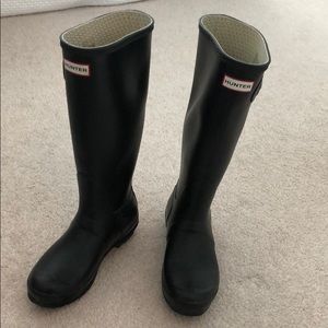 Hunter rainboots size 7! Tall